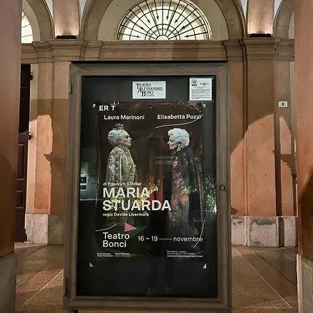 Casa Asja: Cromatismo In Centro Storico * チェゼーナ
