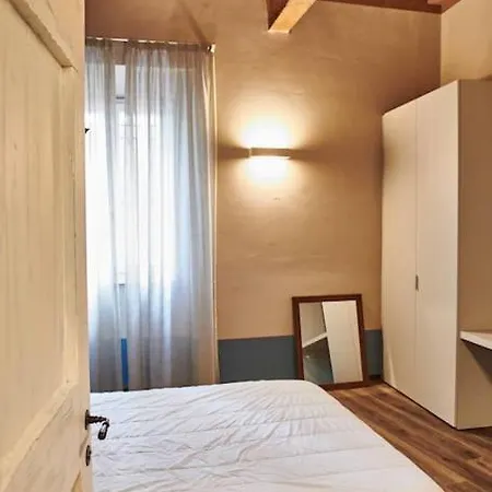 דירה Casa Asja: Cromatismo In Centro Storico צ'זנה