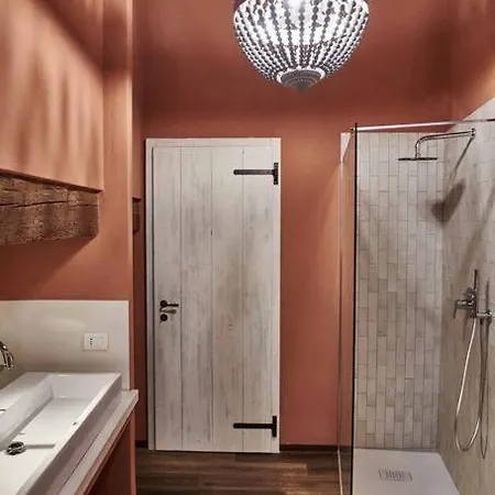 Casa Asja: Cromatismo In Centro Storico *