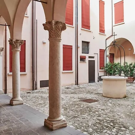 Casa Asja: Cromatismo In Centro Storico Apartment Cesena
