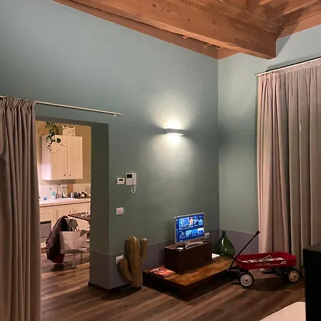 דירה Casa Asja: Cromatismo In Centro Storico