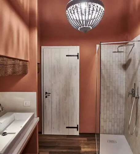 Casa Asja: Cromatismo In Centro Storico *