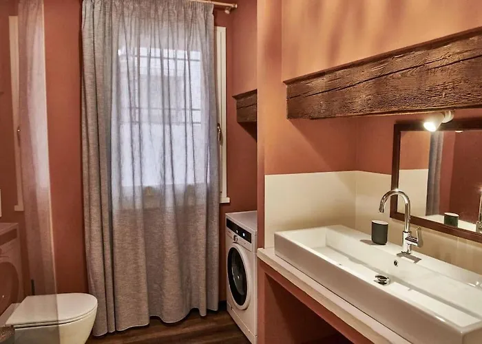 Casa Asja: Cromatismo In Centro Storico * Cesena