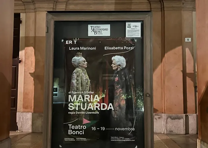 Casa Asja: Cromatismo In Centro Storico * Cesena